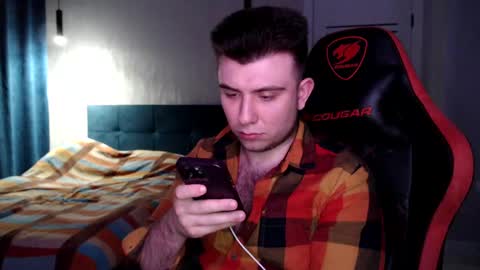 Wolfy online show from February 19, 2025, 12:14 am