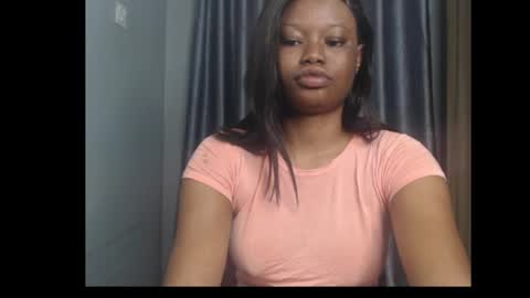 Snapshot of honey_juicydoll chatting on July 15, 2026, 4:18 am Sonia online show from July 15, 2026, 4:18 am