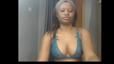 Snapshot of honey_juicydoll chatting on July 16, 2026, 7:25 am Sonia online show from July 16, 2026, 7:25 am