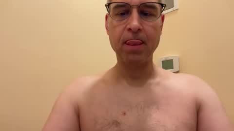 Snapshot of honey_man14 chatting on February 2, 2026, 6:06 pm honey_man14 online show from February 2, 2026, 6:06 pm