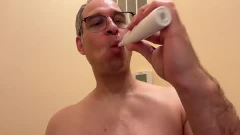 Snapshot of honey_man14 chatting on February 13, 2026, 6:48 pm honey_man14 online show from February 13, 2026, 6:48 pm