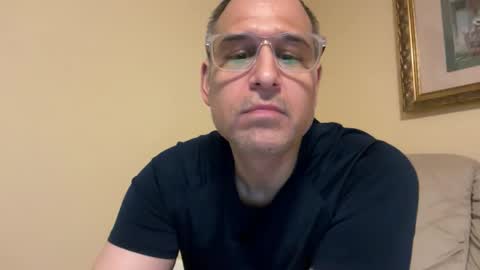 Snapshot of honey_man14 chatting on April 5, 2026, 10:56 am honey_man14 online show from April 5, 2026, 10:56 am