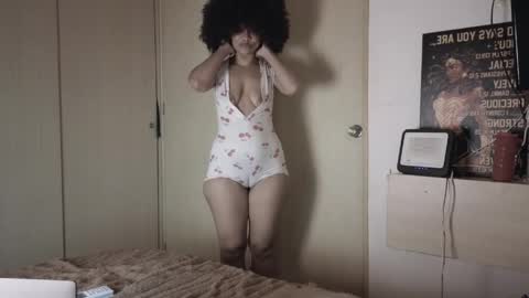 Honey-Sweett online show from April 18, 2026, 9:46 am