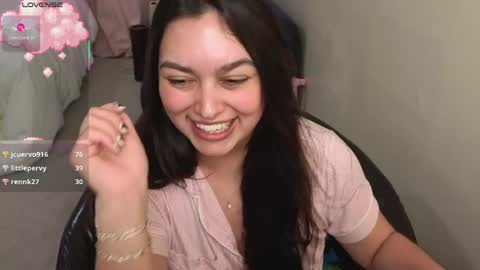 Snapshot of honey_tia chatting on May 15, 2026, 11:45 pm Tia online show from May 15, 2026, 11:45 pm