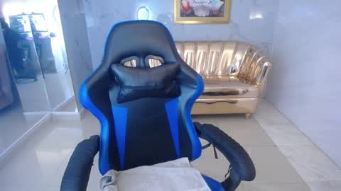 HONEY  online show from December 22, 2025, 3:25 am