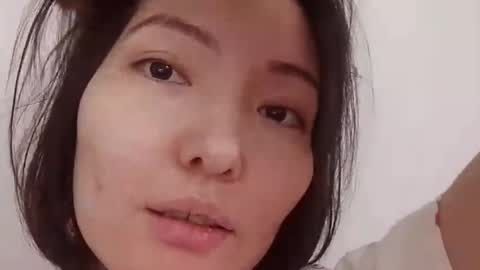 Snapshot of honey_yuzu chatting on April 19, 2026, 8:35 am honey_yuzu online show from April 19, 2026, 8:35 am