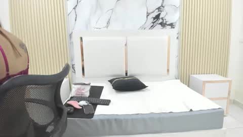 Snapshot of honeyangelh chatting on February 26, 2026, 11:42 am honeyangelh online show from February 26, 2026, 11:42 am