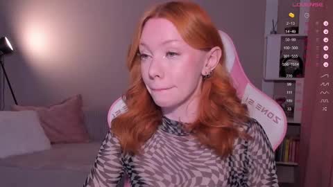 Snapshot of honeyautumn chatting on May 2, 2026, 12:37 am honeyautumn online show from May 2, 2026, 12:37 am