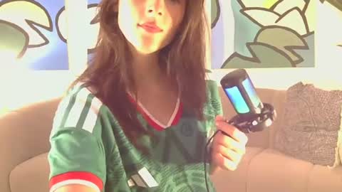 Snapshot of honeybbxx chatting on July 2, 2026, 1:49 am honeybbxx online show from July 2, 2026, 1:49 am