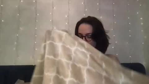 Snapshot of honeybeexx69 chatting on February 22, 2025, 6:39 am HoneyBeeXx69 online show from February 22, 2025, 6:39 am