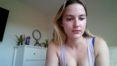 Snapshot of honeyblakex chatting on June 17, 2026, 4:26 am honeyblakex online show from June 17, 2026, 4:26 am