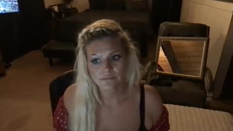 honeybuhnny online show from March 27, 2026, 7:03 am