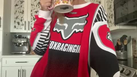 Snapshot of honeybun_z chatting on October 12, 2025, 9:03 pm honeybun_z online show from October 12, 2025, 9:03 pm