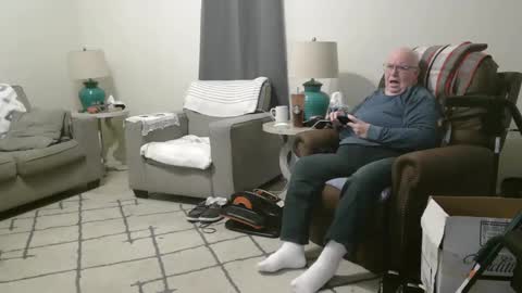 Honey online show from March 9, 2025, 2:10 pm