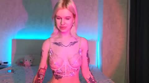 Snapshot of honeygold__ chatting on October 10, 2025, 2:10 am Lisa online show from October 10, 2025, 2:10 am