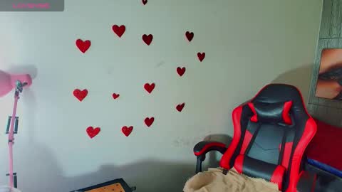 HONEY LUXE online show from February 22, 2026, 4:24 am