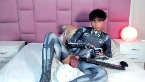 honeymoon_sariel online show from May 11, 2026, 4:04 pm