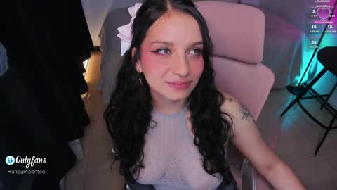 Snapshot of honeymoontea chatting on May 13, 2026, 11:44 pm online show from May 13, 2026, 11:44 pm