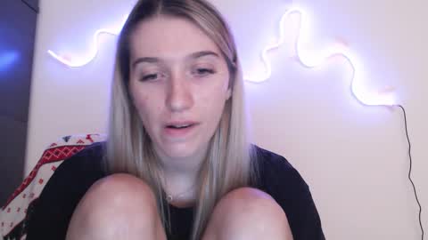 honeyveil online show from March 14, 2026, 2:33 pm