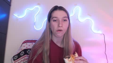 honeyveil online show from March 16, 2026, 2:21 pm