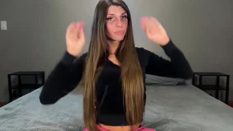 HoneyVelourTS online show from April 15, 2026, 9:04 pm