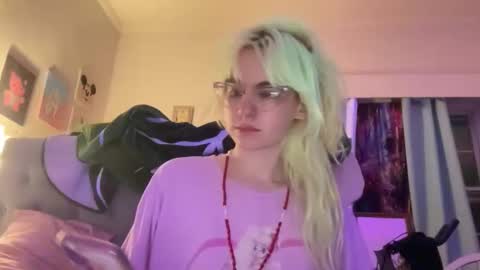 Emi Rose online show from February 20, 2026, 6:37 am