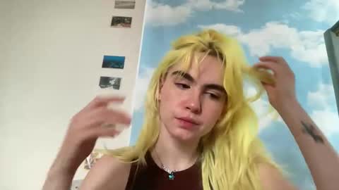 Emi Rose online show from April 4, 2026, 8:28 pm