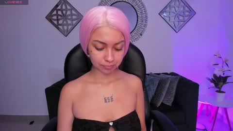 Snapshot of honeyy_taylor chatting on August 6, 2026, 11:45 am honeyy_taylor online show from August 6, 2026, 11:45 am