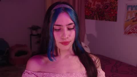 Snapshot of honeyypeaach chatting on December 4, 2024, 11:24 pm online show from December 4, 2024, 11:24 pm