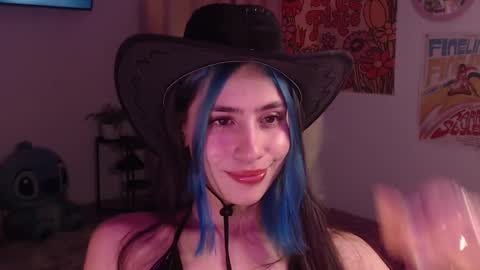 Snapshot of honeyypeaach chatting on December 10, 2024, 3:30 am online show from December 10, 2024, 3:30 am