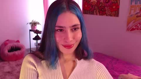 Snapshot of honeyypeaach chatting on December 18, 2024, 8:25 pm online show from December 18, 2024, 8:25 pm