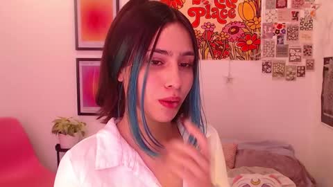 Snapshot of honeyypeaach chatting on October 29, 2025, 9:27 pm online show from October 29, 2025, 9:27 pm