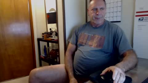 Snapshot of hoosierdadddy4u chatting on July 17, 2026, 1:18 pm Jayson online show from July 17, 2026, 1:18 pm