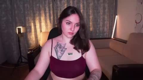 Snapshot of hoot_owl_cb chatting on June 21, 2026, 2:08 pm Karina online show from June 21, 2026, 2:08 pm