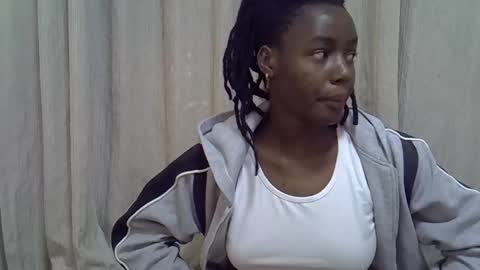 Snapshot of horny_baddie18 chatting on February 6, 2026, 5:38 pm Leila online show from February 6, 2026, 5:38 pm