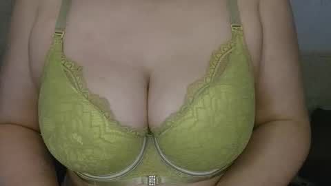 Snapshot of horny_emily1 chatting on December 17, 2025, 1:28 pm call me emily online show from December 17, 2025, 1:28 pm