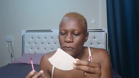 Snapshot of horny_laurell chatting on October 21, 2025, 5:52 am Laurel online show from October 21, 2025, 5:52 am