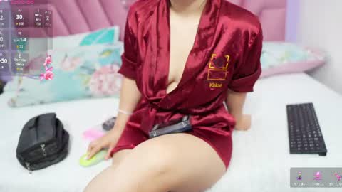 Snapshot of hornybarelylegalgirl chatting on July 11, 2026, 11:57 am Khloe online show from July 11, 2026, 11:57 am