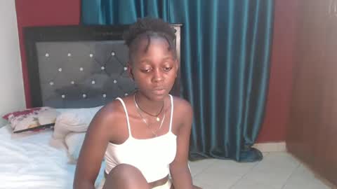 Snapshot of hornybella4 chatting on December 14, 2024, 10:28 pm Bella online show from December 14, 2024, 10:28 pm