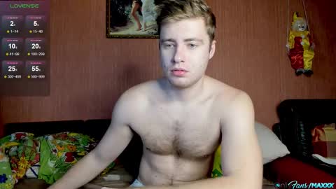 Snapshot of hornyblondieboyy chatting on October 18, 2025, 9:21 am Max online show from October 18, 2025, 9:21 am
