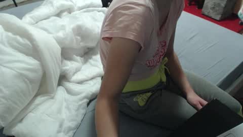 Snapshot of hornycouple21x chatting on October 19, 2025, 8:42 pm HornyCouple89 online show from October 19, 2025, 8:42 pm