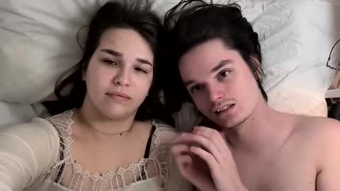 Snapshot of hornykitty_x chatting on May 6, 2026, 4:23 pm Alisa and Mike online show from May 6, 2026, 4:23 pm