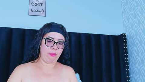 Snapshot of hornylatimommy chatting on February 16, 2026, 7:10 pm Natasha online show from February 16, 2026, 7:10 pm