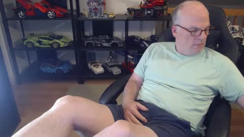 hornynthick70 online show from December 15, 2024, 4:40 am