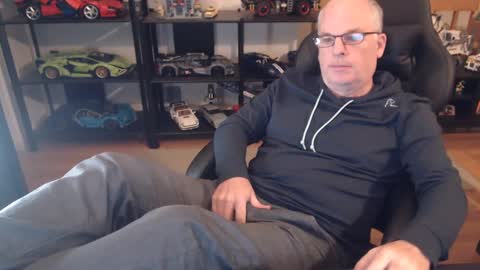 hornynthick70 online show from December 20, 2024, 1:03 am