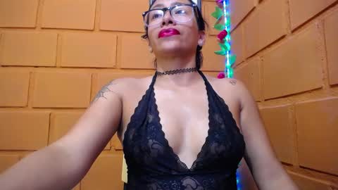 Snapshot of hornywife_ chatting on December 25, 2024, 2:46 am Agatha online show from December 25, 2024, 2:46 am