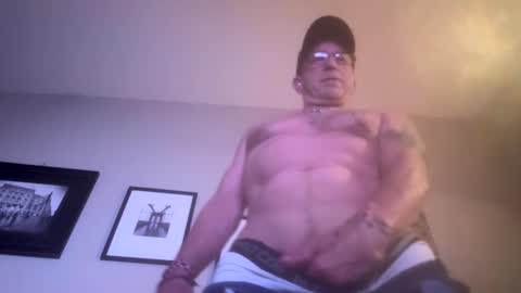 hoss43040 online show from September 25, 2025, 12:25 am