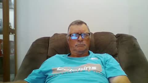 Snapshot of hot4tightholes chatting on October 22, 2025, 1:33 pm hot4tightholes online show from October 22, 2025, 1:33 pm
