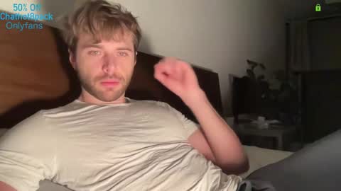 Edward aka Wolf online show from December 15, 2025, 4:17 am