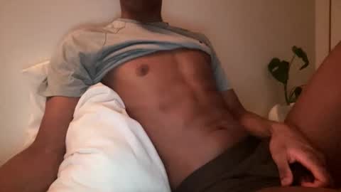 Snapshot of hot_b3n chatting on April 16, 2026, 8:48 am Ben online show from April 16, 2026, 8:48 am